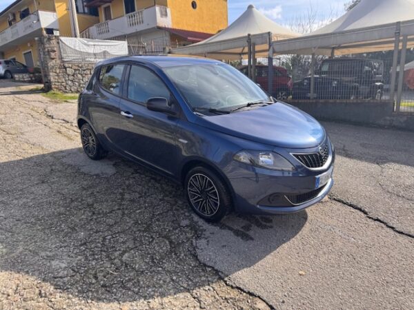LANCIA YPSILON 1.0 HYBRID SILVER PLUS "VENDUTA"