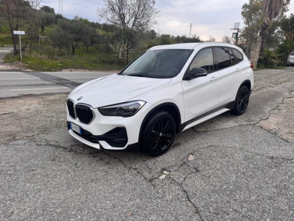 BMW X1 18d sport SDrive anno 02/2021 130000km